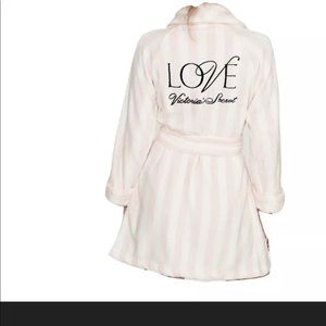 Super Cozy Victoria's Secret Pink and White Striped Robe